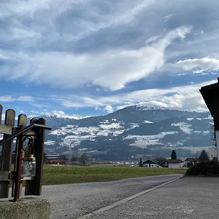Wiesenblick Mils